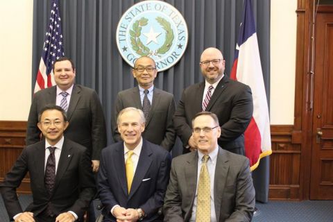Image: 2019-09/group-governor-abbott.jpg